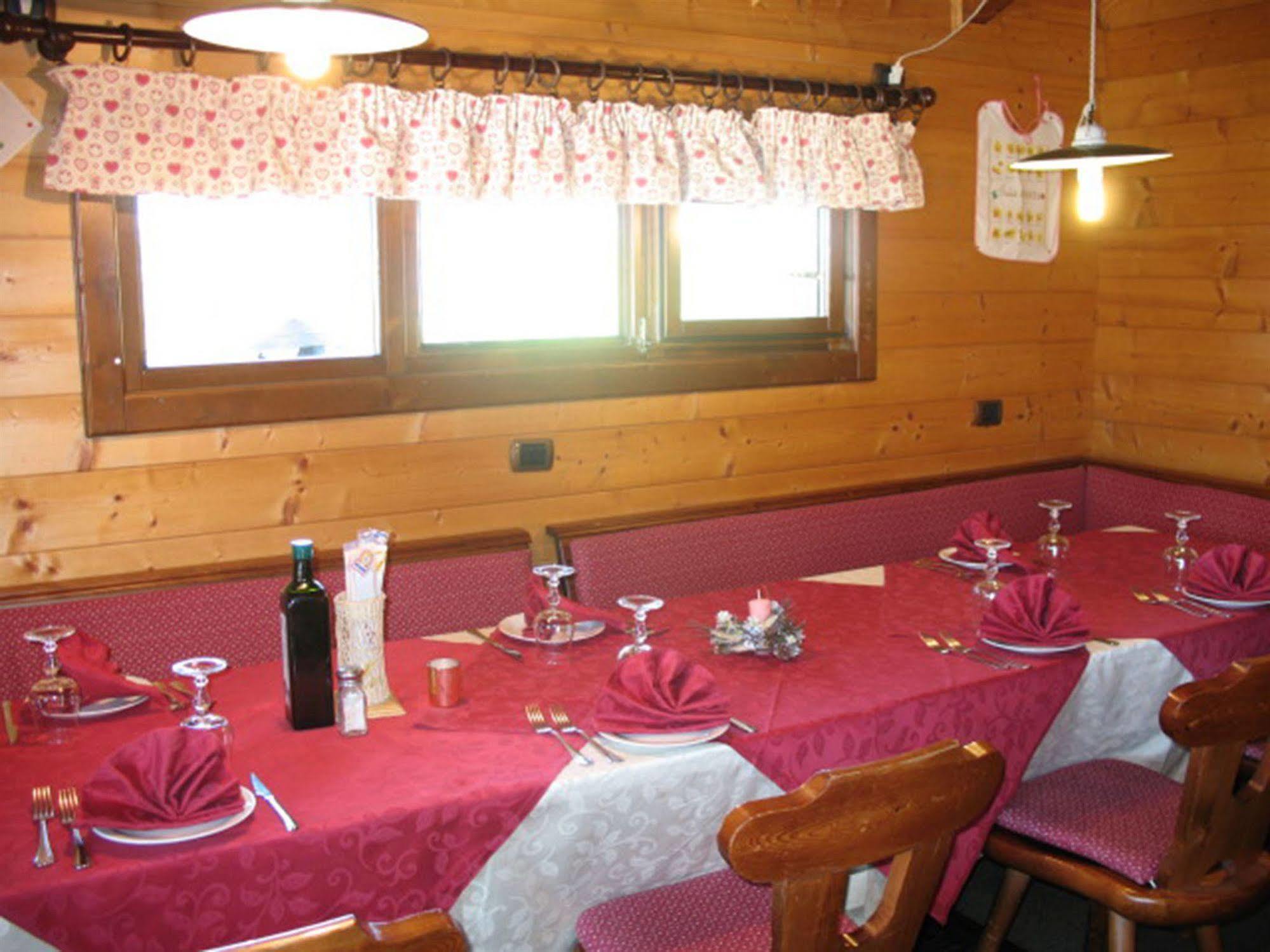 Restaurant Hotel Chalet Del Sole Sauze D'Oulx Ngoại thất bức ảnh